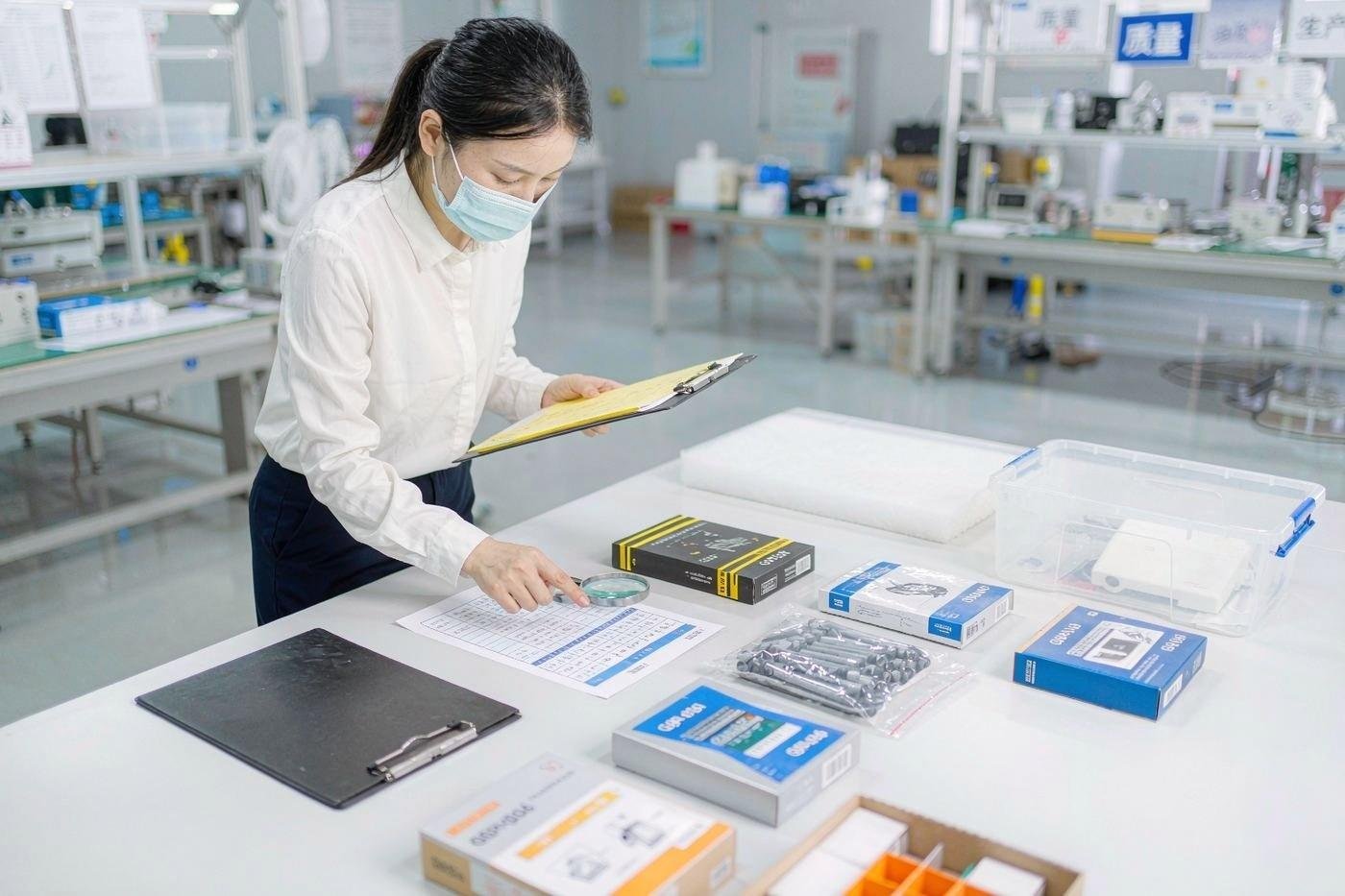 QC engineer inspecting goods before shipment
